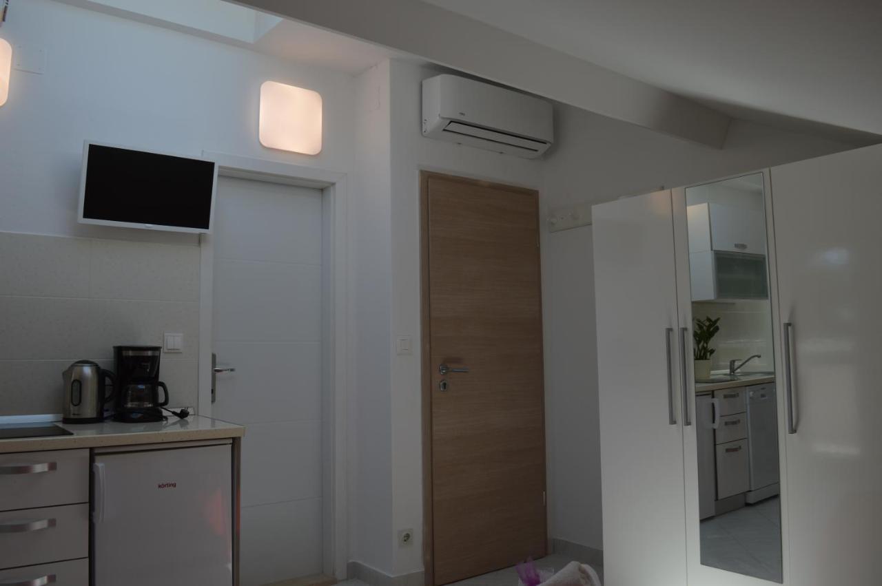 Kristonia Apartment *
