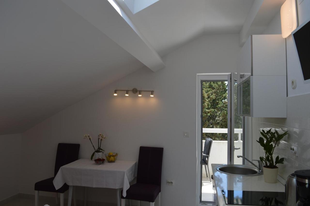 Kristonia Apartment *